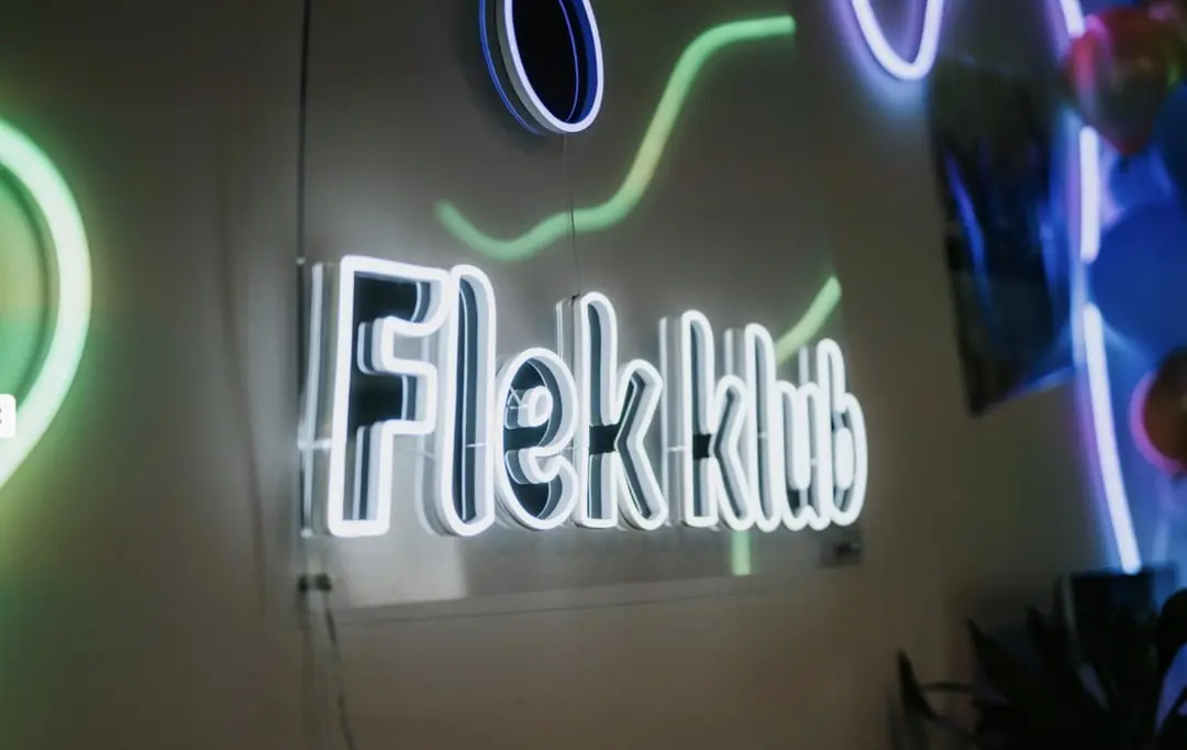 Neon Flekklub — realizace Neonworld