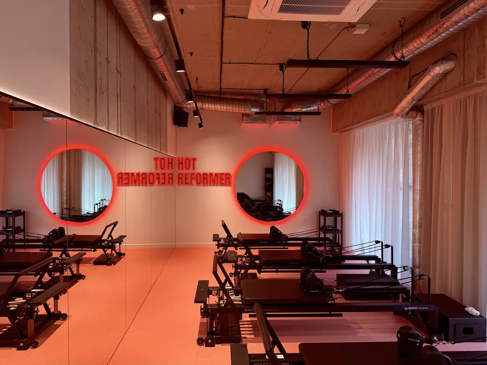 Neon Hot Reformer — realizace Neonworld