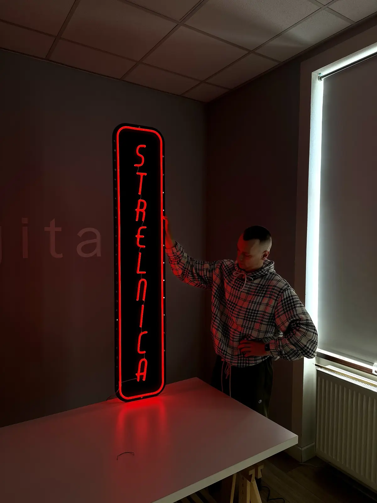 Neon Strelnica — realizace Neonworld