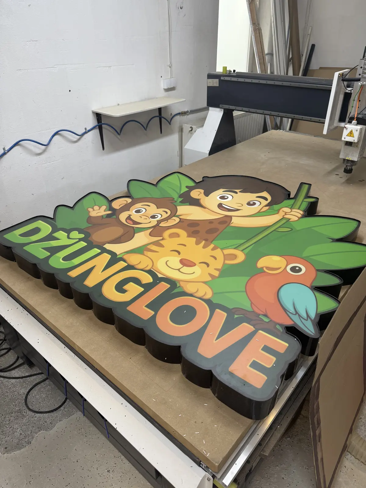 3D logo Džungľove — realizace Neonworld